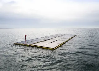 offshore solar-yperaktia photovoltaica